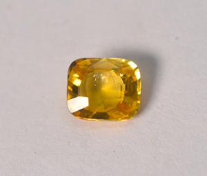 ไพลินสีเหลืองเข้มธรรมชาติ 1.40 กะรัต – 6.9x5.9x3.3 มม. ทรงคุชชั่น ตัดแบบ Earth-Mined สำหรับเครื่องประดับชั้นดี - Product Image 3