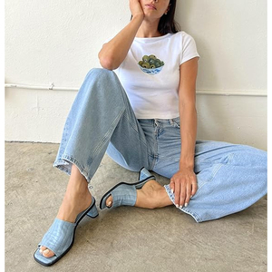 เสื้อยืดครอปพิมพ์ลายกราฟิกสไตล์วินเทจ Y2K ทรงเข้ารูปสำหรับผู้หญิง พร้อมโลโก้แบบกำหนดเอง - Product Image 5