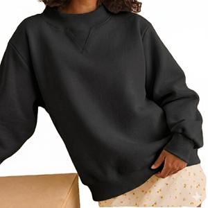 Pull oversize pour femme à col montant, en tissu doux, avec épaules tombantes, manches longues et style streetwear confortable. - Product Image 3