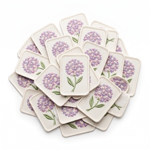Badge thermocollant personnalisé en forme de bouteille d'encre vintage ornée de diamants, en sergé blanc cassé avec bordure noire, pour commande en gros - Product Image 4