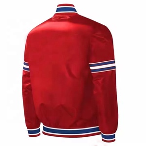 Chaqueta Deportiva Personalizada de Satén Rojo Transpirable 100% Poliéster con Logotipo Personalizado, Chaqueta Universitaria de Béisbol con Botones - Product Image 2