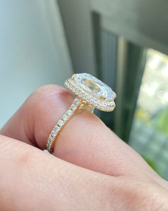Anillo Iced Jewelz de 5.10 quilates con corte cojín, chapado en oro amarillo de 14K, para ella, con certificado IGI, ¡Gran Venta! - Product Image 2