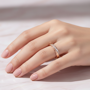 Bague Éternité Classique Unisexe AMBER JEWELS T-1132 Plaqué Or 14K avec Diamants de Laboratoire Sertis Pavé Certifiés IGI pour Fiançailles - Product Image 2