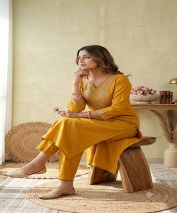 Ensemble Kurta en coton brodé couleur moutarde pour femme, coupe régulière, longueur cheville, tenue ethnique Inde Pakistan, décontracté 86050 SAHAJANAND- SI:-391 - Product Image 2