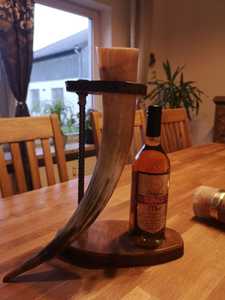 Copa para Beber Hecha a Mano con Cuerno Natural de Buey, Pulida y Tallada con Runas Grabadas, Estilo Vikingo, para Cerveza o Sidra, con Logotipo Personalizado, Decoración para el Hogar - Product Image 2