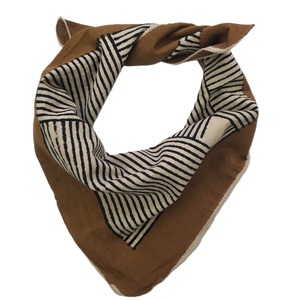 Pañuelo Cuadrado Hecho a Mano con Estampado Indio, Bufanda de Algodón Boho, Accesorio para el Cabello, Regalo para Ella, Duradero para el Verano y la Playa - Product Image 5