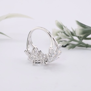 Anillo de Lujo en Oro Blanco Sólido con Diamantes de Laboratorio en Forma de Marquesa, Diseño de Racimo Floral, Banda Dividida con Múltiples Piedras, Regalo de Aniversario Personalizado para Mujer - Product Image 3