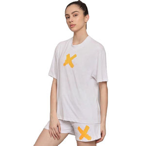 Conjunto de Dos Piezas con Estampado de Dibujos Animados en Negro para Mujer, Camiseta Holgada Personalizada y Pantalones Cortos, Perfecto para un Estilo Juvenil y Casual - Product Image 2