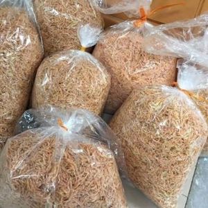 สินค้าขายดี อาหารสัตว์เกรดพรีเมียม ผงกุ้งแห้งรสเค็ม วัตถุดิบอาหารสัตว์ กุ้งขนาดเล็ก อาหารกุ้งแบบเป็นก้อน จัดหาได้จำนวนมากอย่างยั่งยืน - Product Image 6
