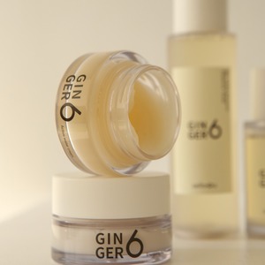 Hidratante con péptidos y niacinamida para una solución K-Beauty profundamente hidratante. Cuidado de la piel con agua de jengibre infundida con ácido hialurónico. - Product Image 6