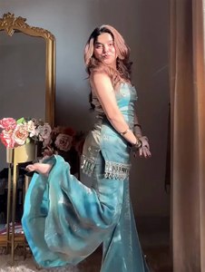 Ensemble Salwar Kameez Indien/Pakistanais pour Femme en Soie Fendy Embossée Bleu Clair avec Doublure en Micro Coton Extensible, Bretelles Spaghetti, Taille XS - Product Image 3