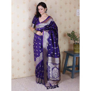Sari de Seda Suave Banarasi Violeta de Elite Weaves con Zari Plateado Tejido, Prenda Tradicional India y Pakistaní - Product Image 2