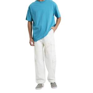 Camiseta de Hombre Azul Cielo con Hombros Caídos, Oversize, de Algodón Liso, Ajuste Holgado, Fabricante de Impresión Personalizada - Product Image 4