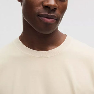 Camiseta Ligera de Manga Larga para Hombre, Material Transpirable, Corte Moderno, Estilo Casual, Apta para Uso Diario en Todas las Estaciones - Product Image 5