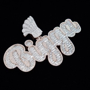Pendentif personnalisé en forme d'émeraude avec nom, lettres superposées VVS1, en argent 925, 5,0 pouces, style hip-hop massif, bijoux de luxe sur mesure - Product Image 1