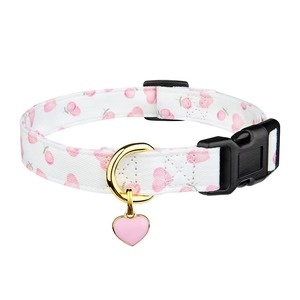 Collar de algodón sólido para perros, diseño de colgante de corazón y fresa, para perros pequeños, medianos y grandes, hecho a mano, lavable, accesorio para mascotas - Product Image 6