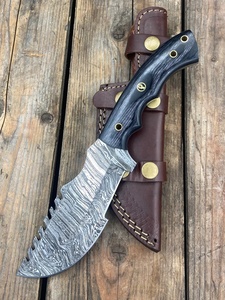 Couteau de chasse Tracker à pointe droite en acier Damas à motif personnalisé, fait main, à lame fixe, pour bushcraft, camping et survie, avec étui en cuir - Product Image 2