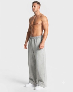 Ensemble de survêtement gris clair surdimensionné pour homme avec détails contrastants, en molleton de coton de qualité supérieure, comprenant un sweat à capuche et un pantalon de survêtement à jambes larges, OEM - Product Image 4