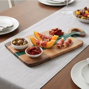 Tabla de cortar de madera con incrustaciones de resina epoxi verde, estilo río, con asa, para cortar queso - Product Image 2