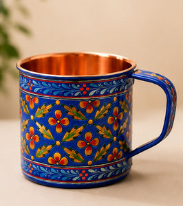 Taza de cobre artesanal de primera calidad con elegante acabado en esmalte color lavanda, diseño de patrón floral vibrante, revestimiento interior de cobre puro. - Product Image 4