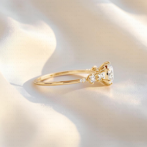 แหวนเพชรทรงกลม 1 กะรัต แบบวงแหวนเรียบ 18k ทองคำ พร้อมวงแหวนซ่อนรอบเพชร สำหรับงานหมั้น งานแต่งงาน หรือเป็นของขวัญ พร้อมใบรับรอง IGI - Product Image 3
