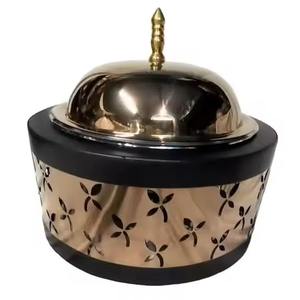 Cacerola de metal bien pulido de última tendencia en la industria, con tapa de vidrio, que ofrece resultados de nivel profesional en las cocinas caseras de todos los días. - Product Image 3