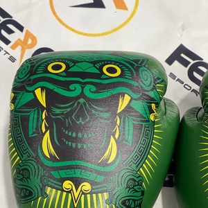 Guantes de Boxeo Muay Thai Fairtex de Cuero Vacuno Genuino con Estampado Digital Verde, Guantes Personalizados para Kickboxing, Sparring y Artes Marciales - Product Image 4
