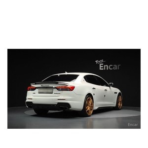 Maserati Quattroporte GTS 3.8 V8 GranSport 2018, 105,444 km, Automático, Volante a la Izquierda, Asientos de Cuero, Cámara Trasera - Product Image 2