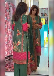 Conjunto de Dos Dupattas de Seda 100% Tejida con Bordado, Estilo Lindo, Cuello Redondo, Largo hasta la Rodilla, Tela Premium, Colección 2026 - Product Image 5