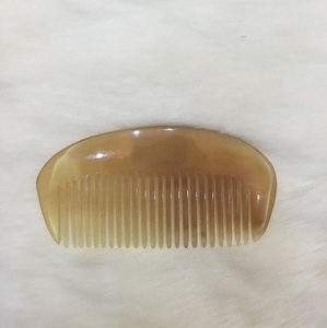 Peigne en corne de buffle naturelle en gros, antistatique, à dents larges, démêlant, fait main, écologique, outil de soin des cheveux, vente en gros OEM - Product Image 2