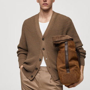 Pull cardigan classique en tricot pour homme, boutonné devant, manches longues, design décontracté, doux et confortable, à porter au quotidien - Product Image 1