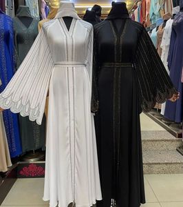 2026 Dubai Style Vintage Handmade Breathable Abaya Traditional Islamic Women's Saudi Arabian Lightweight Maxi Length Ramadan - Product Image 1