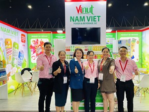 Guanábana 30 por ciento 2000 ml 67,6 floz jugo concentrado VINUT 6 botellas por cartón botella para mascotas Etiqueta Privada Halal Kosher Vietnam - Product Image 3