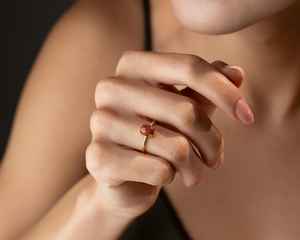 Bague en pierre de soleil en argent sterling 925 plaqué or 14 carats Vermeil, pierre précieuse marron étincelante, aspect pierre de soleil, délicate, faite à la main - Product Image 2