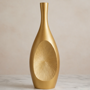 Impresionante Florero de Metal Dorado con un Centro Ovalado con Textura de Rayos de Sol y una Forma Moderna y Elegante para una Decoración del Hogar Sofisticada - Product Image 1