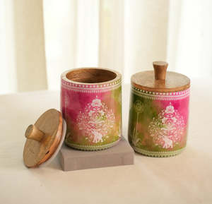 Pot de rangement en céramique bleue avec couvercle en bois, design hermétique pour collations et fruits, motif oriental, fait main sous glaçure - Product Image 3