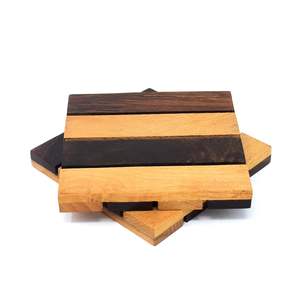 Posavasos de madera epoxi con brillantina, hechos a mano, coloridos, elegantes, decoración brillante para la mesa, accesorios de madera con estilo. - Product Image 1