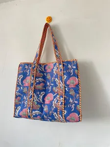 Bolsa de Mano de Algodón Azul Acolchada Premium con Estampado Floral Hecho a Mano, Bolsa de Compras Ligera, Bolso de Hombro para Mujer - Product Image 1