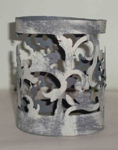 Cage à bougie perforée gravée - Product Image 1