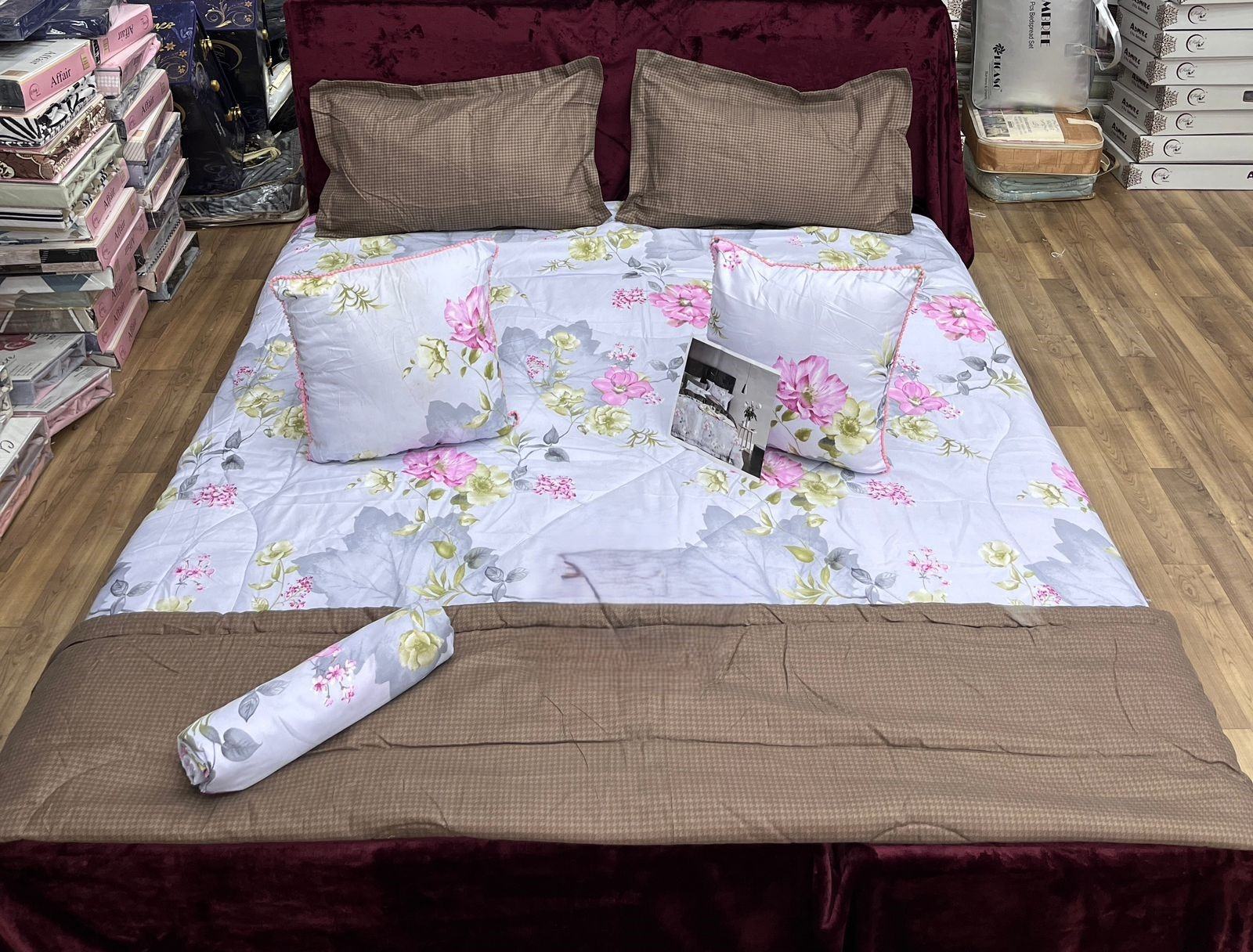 สีเทาน้ำตาล