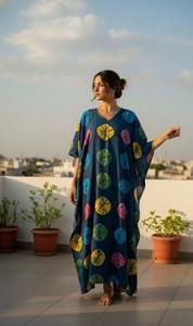 Vestido Kaftán Maxi con Cuello en V y Estampado Tie-Dye para Mujer, Hecho a Mano, 100% Algodón, Ecológico, Lavable, Corte Holgado, Estilo Casual de Verano, Boho, para Vacaciones - Product Image 6