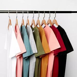 เสื้อยืดเดนิมผู้ชายคอวีสีขาวพื้นฐานราคาถูกแบบขายส่ง ดีไซน์เนอร์ ลายพิมพ์ แห้งเร็ว - Product Image 5