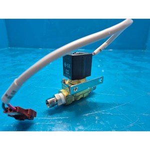 Vanne solénoïde pilotée SMC VXD2130-03N-5G1-B, utilisée comme pièce détachée pour équipement semi-conducteur Legacy - Product Image 2