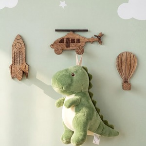 Cintres à vêtements en bois de style européen élégant avec logo personnalisé, finition laquée de luxe et crochet chromé rotatif - Product Image 2