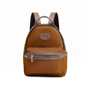 Mini sac à dos pour femme avec logo personnalisé, anti-éclaboussures, tendance, fermeture éclair, sangle, en microfibre et cuir synthétique - Product Image 1