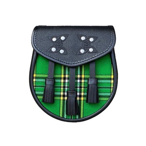Uniforme de fanfare Sporran semi-formel noir éco-responsable pour hommes avec fermeture à broche, en matériau personnalisé - Product Image 3