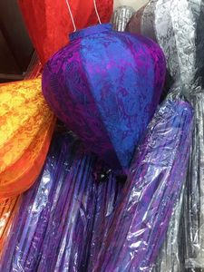 Lanterne artisanale vietnamienne en bambou et satin, écologique, durable, style artisanal, pour restaurant, fête, décoration de mariage, DIY, en tissu de soie - Product Image 2