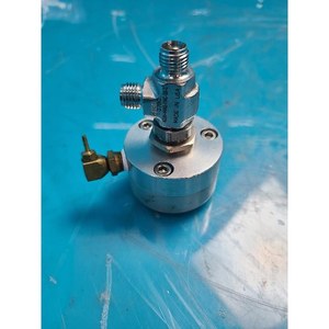 Válvula de aguja de acero inoxidable Parker 4Z(A)-V4A0-11AC-SS-C usada como pieza de repuesto para equipos de semiconductores Legacy - Product Image 1