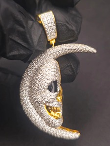 Colgante de Calavera con Forma de Luna, Plata 925, Moissanita, Micro Pavé de Diamantes, Amuleto Hiphop, Regalo para Hombre - Product Image 1