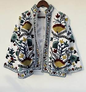Style De Maison Veste d'hiver pour femme grande taille, réversible, matelassée, en velours et coton respirant, brodée de motifs floraux, à col montant - Product Image 4